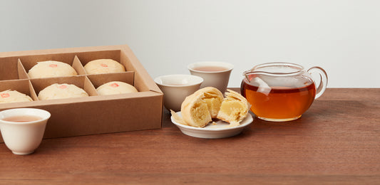 mooncake and tea